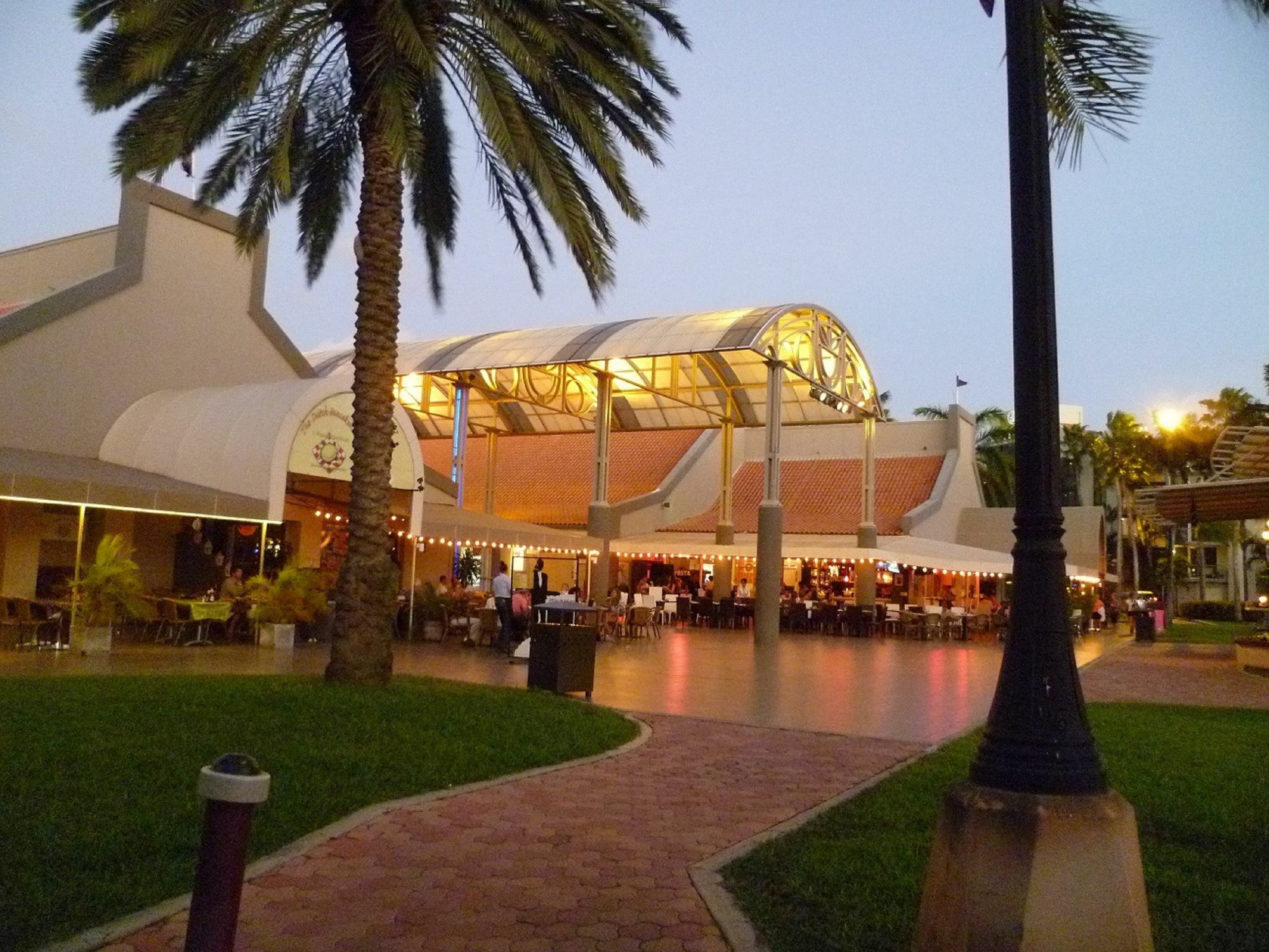 Flamboyant Garden Villas Oranjestad Exterior foto